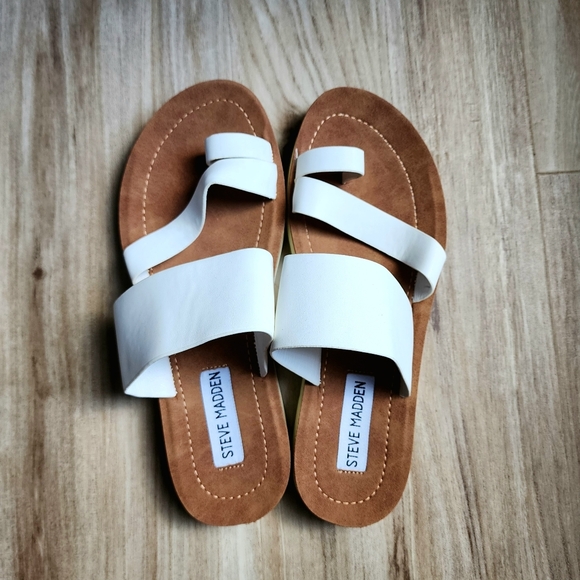 Steve Madden - Picture 1 of 3